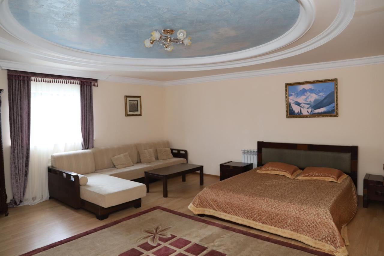 Hotel Eurasia Deluxe Borovoje Eksteriør billede