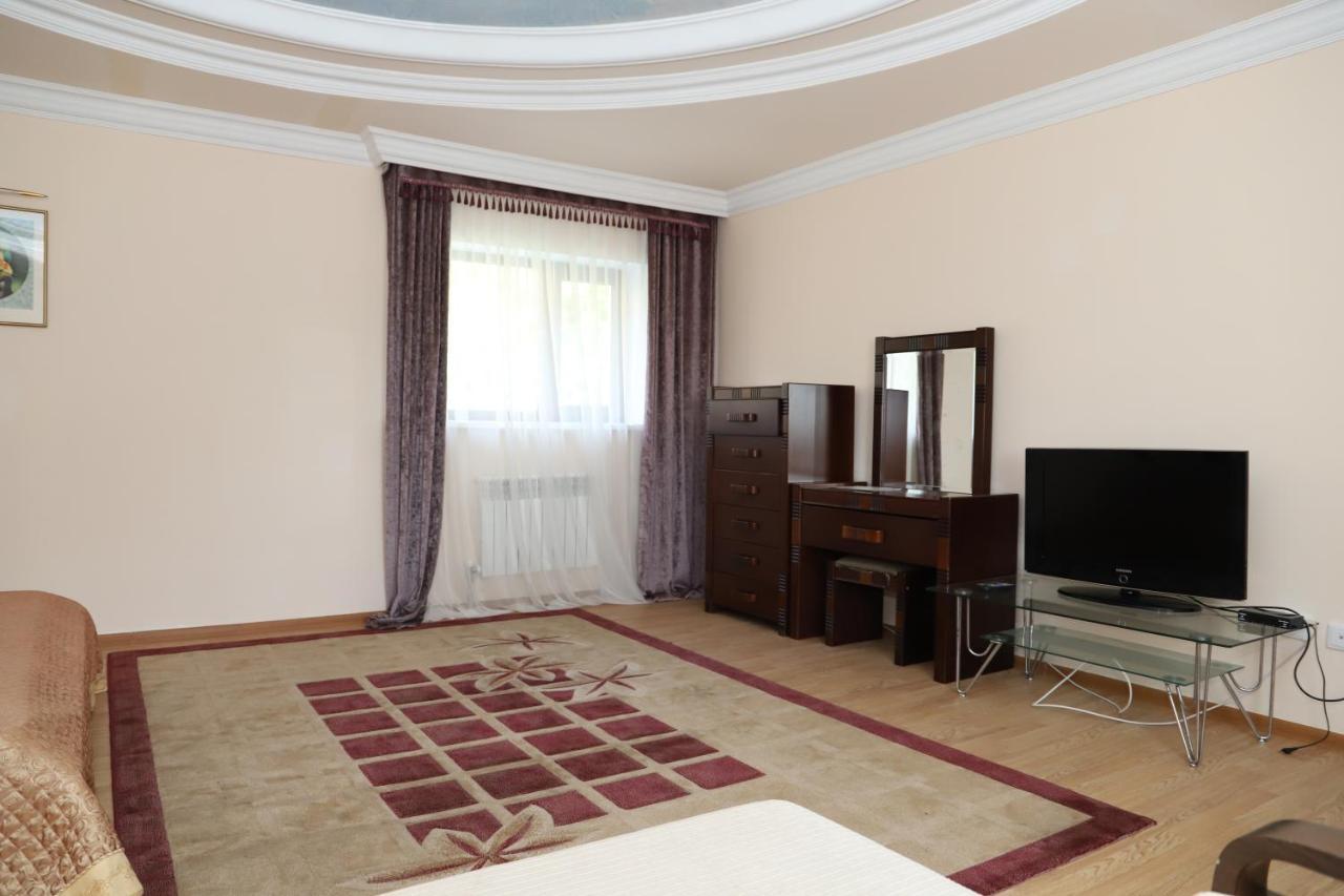 Hotel Eurasia Deluxe Borovoje Eksteriør billede